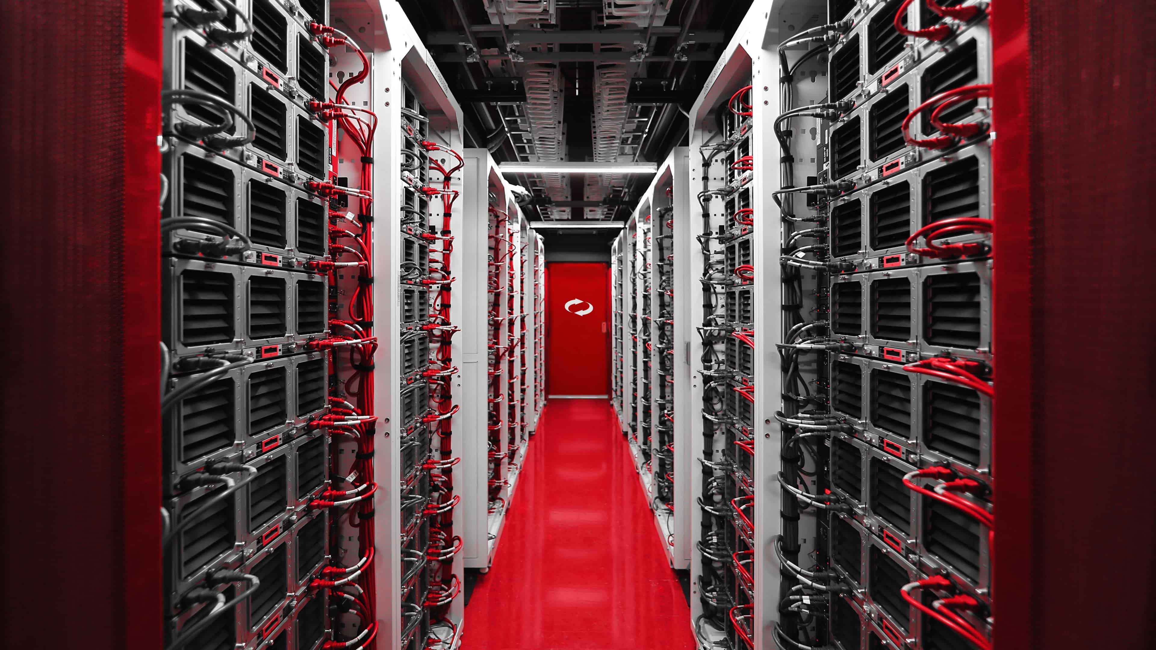 Red data. Серверная комната. Серверная комната оборудование. Дата центр Switch. Виртуальный сервер.